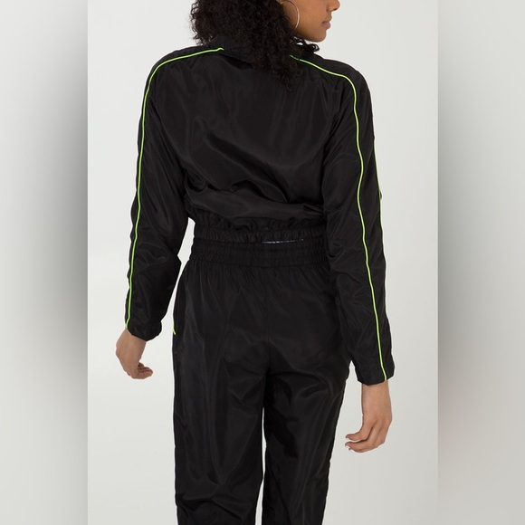 QED London cropped jacket and sweatpants (two-piece) - Picture 6 of 16